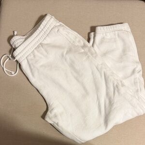 Aritzia - TNA sweat fleece, cozy fleece boyfriend fit white sweatpants